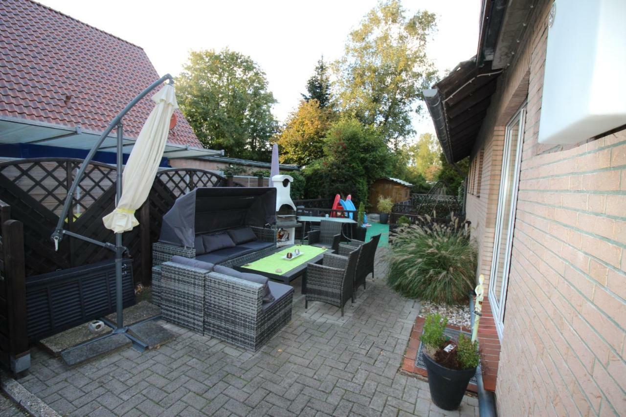 Haus Abbi, Ferienwohnung Mit Schwimmbad Hage Екстериор снимка