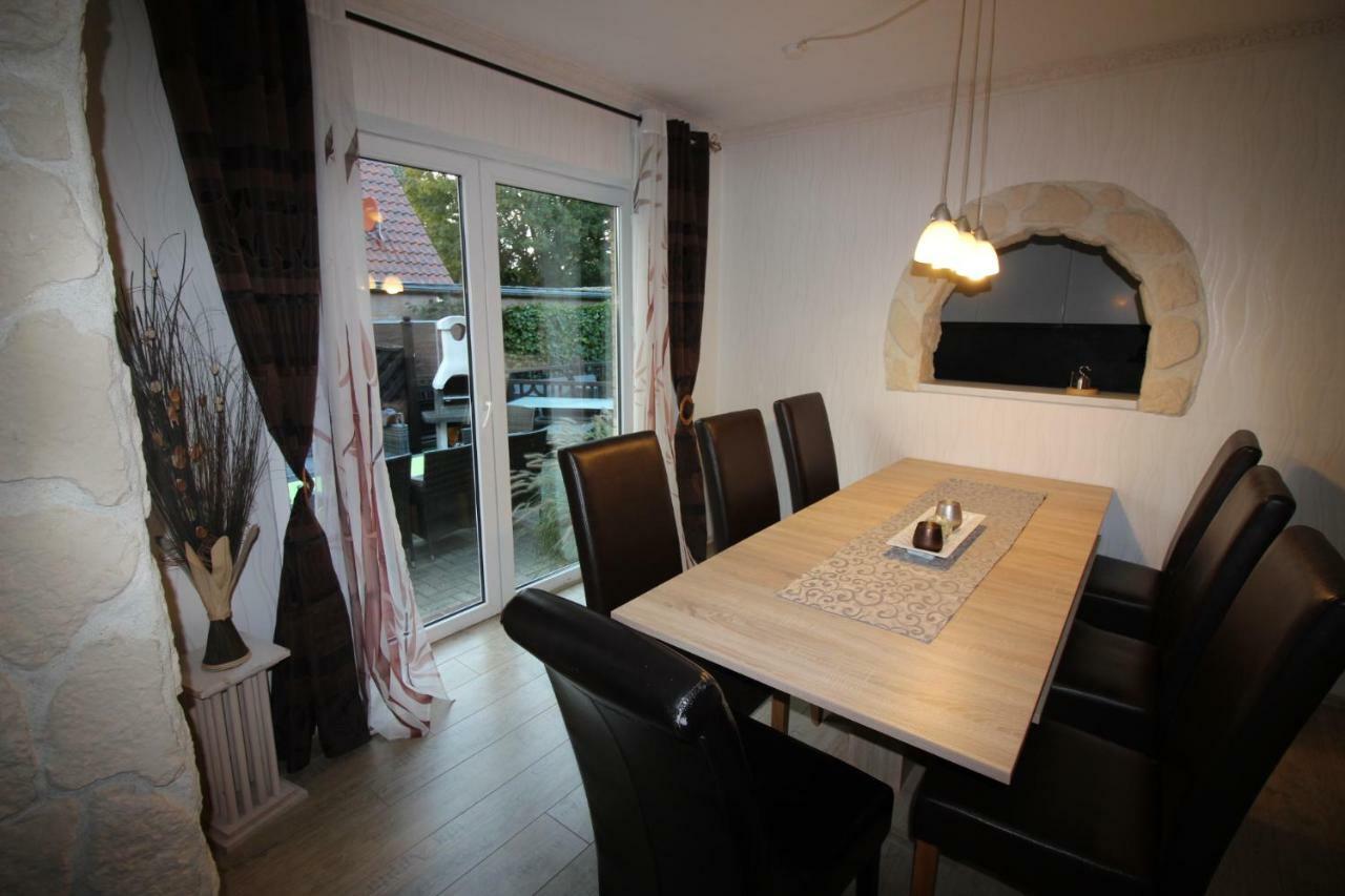 Haus Abbi, Ferienwohnung Mit Schwimmbad Hage Екстериор снимка