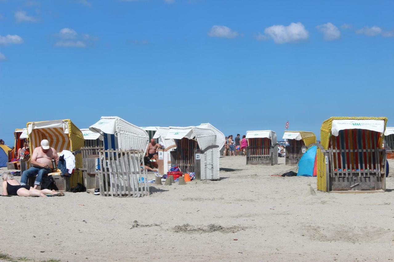 Haus Abbi, Ferienwohnung Mit Schwimmbad Hage Екстериор снимка