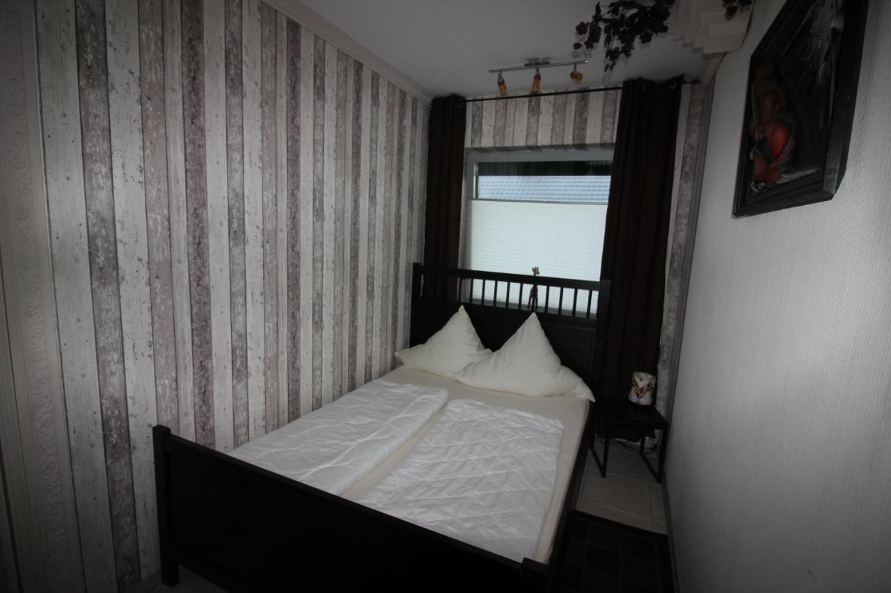 Haus Abbi, Ferienwohnung Mit Schwimmbad Hage Екстериор снимка